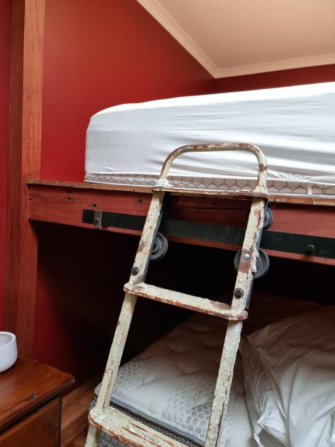 Odessa At Leavers Hotel Creswick Bagian luar foto